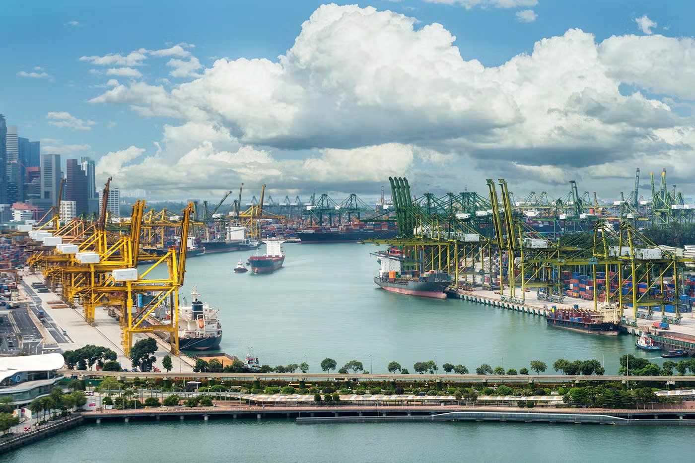 tctdvn-1-tu-cang-bien-den-do-thi-logistics-quoc-te-tham-quyen-singapore-va-dien-mao-hai-phong-1747984421.jpg