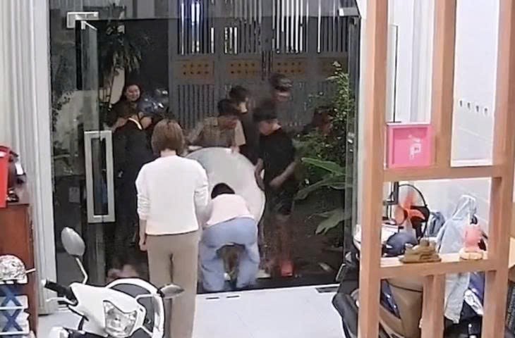 tctd-tphcm-nhom-thanh-nien-bi-bat-vi-giat-ban-cung-co-hon1-1757917787.jpg