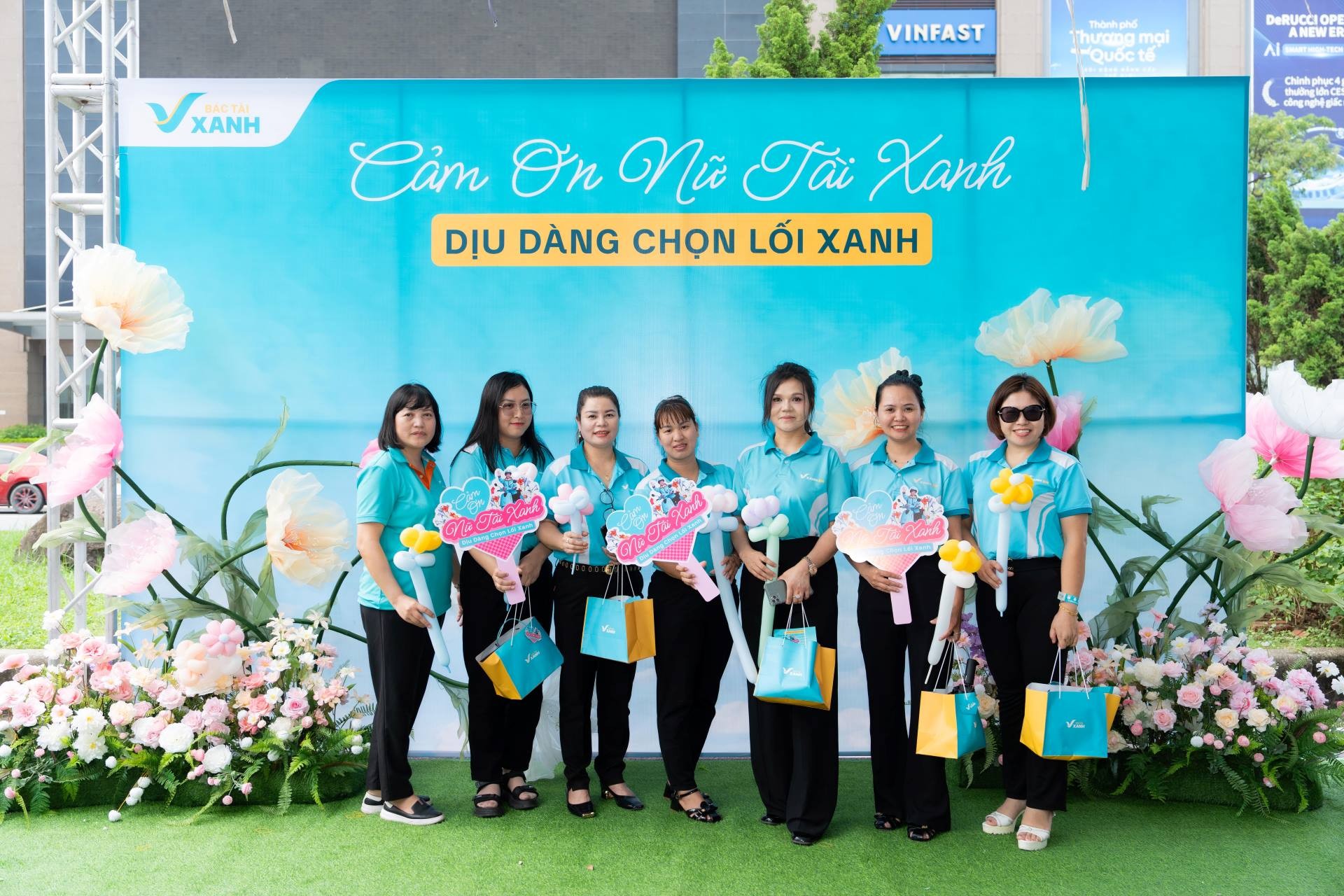 tctd-ngay-hoi-tuyen-dung-bac-tai-xanh-xanh-sm-mo-ra-co-hoi-khoi-nghiep-cho-hang-tram-tai-xe2-1760598528.jpg