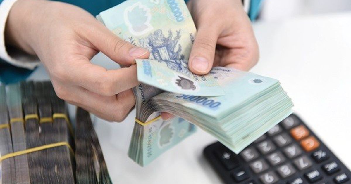 tctdvn-hai-ong-lon-ngan-hang-techcombank-va-vietcombank-sap-tung-hon-10800-ty-dong-tra-co-tuc-tien-mat-ngay-thang-10-1759157969.jpg