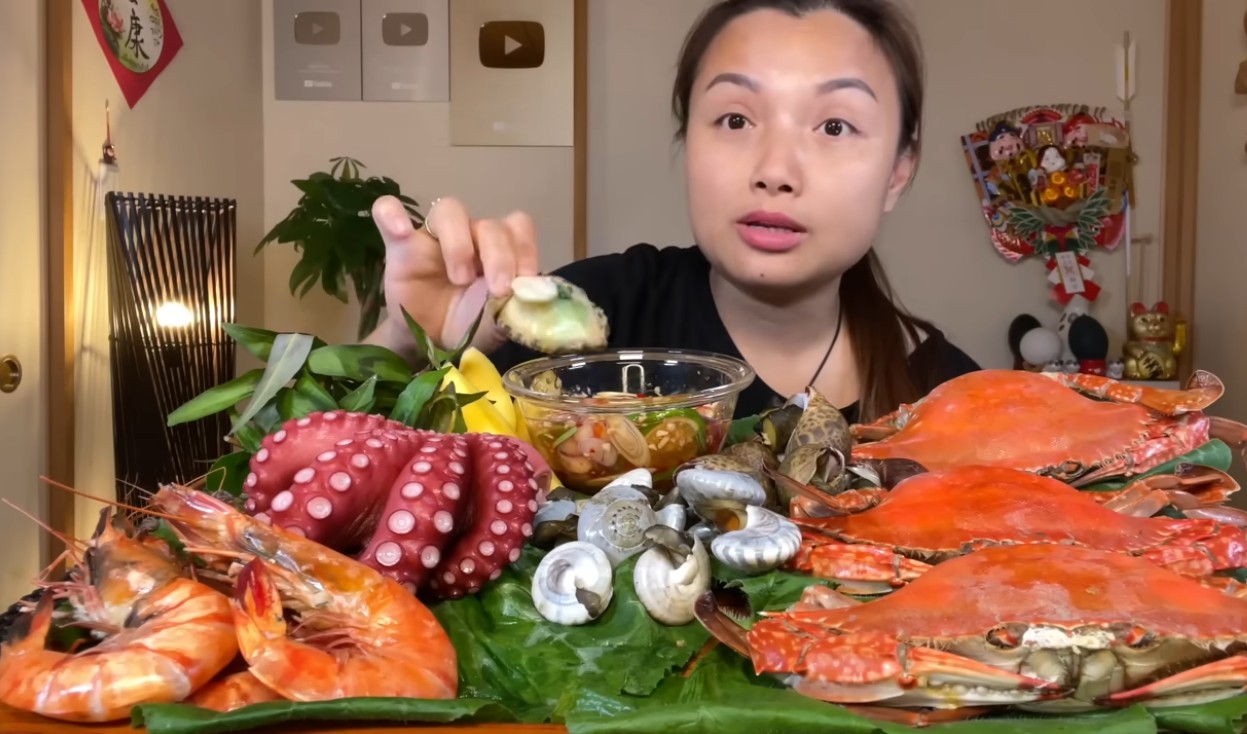 tctdvn-tu-nhan-vien-quan-bar-den-nu-youtuber-trieu-view-quynh-tran-jp-giau-co-nao3-1792654289.jpg