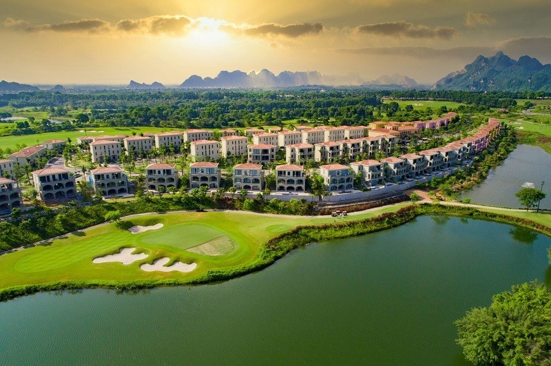 tctdvn-he-lo-thuong-vu-kin-cua-con-trai-ty-phu-techcombank-ho-hung-anh-thau-tom-co-phan-du-an-sky-lake-resort-and-golf-club-1749540414.jpg