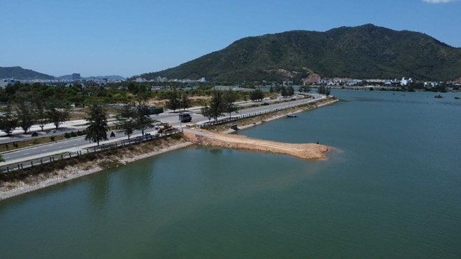 tctd-tam-dung-thi-cong-duong-tam-lan-song-o-nha-trang-1752653013.jpeg