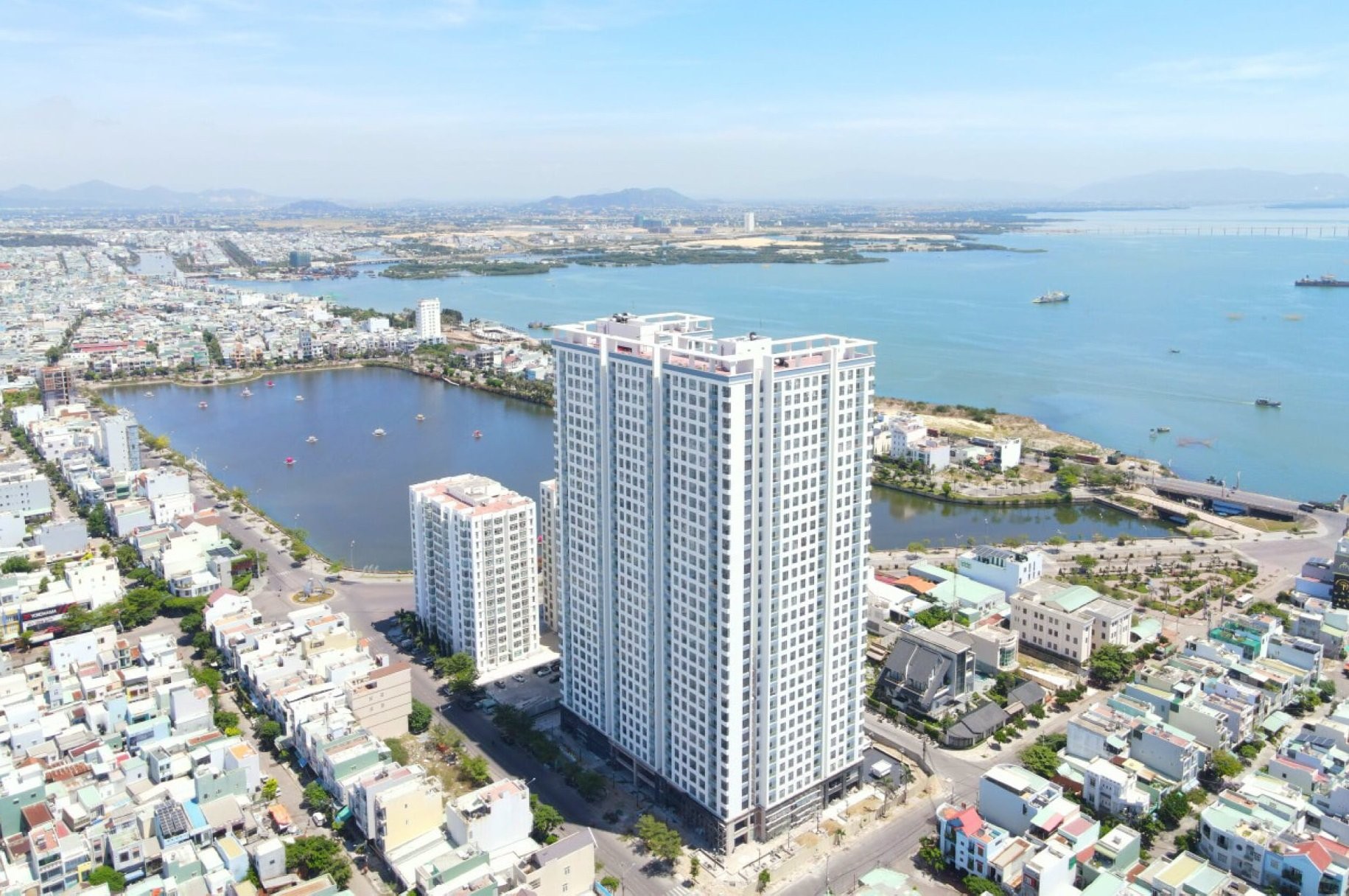 tctdvn-ong-trum-nganh-go-phu-tai-thu-tram-ty-tu-bat-dong-san-lan-san-manh-tay-voi-loat-du-an-can-ho-1758551198.jpg