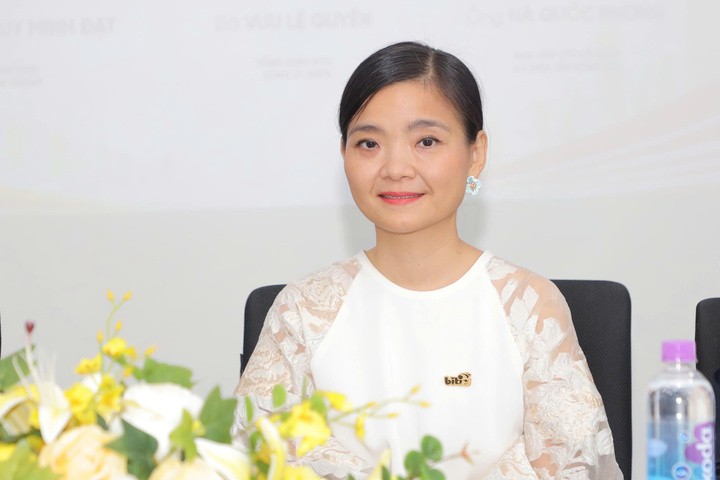 tctdvn-sinh-ra-o-vach-dich-nhung-ap-luc-khong-he-nho-the-he-f2-cua-bitis-nhua-duy-tan-noi-gi-ve-chuyen-ke-nghiep-1791870687.jpg