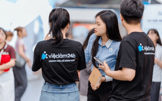 Đi làm nhưng không muốn đánh đổi cuộc sống: Người trẻ đang chọn việc khác thế hệ trước