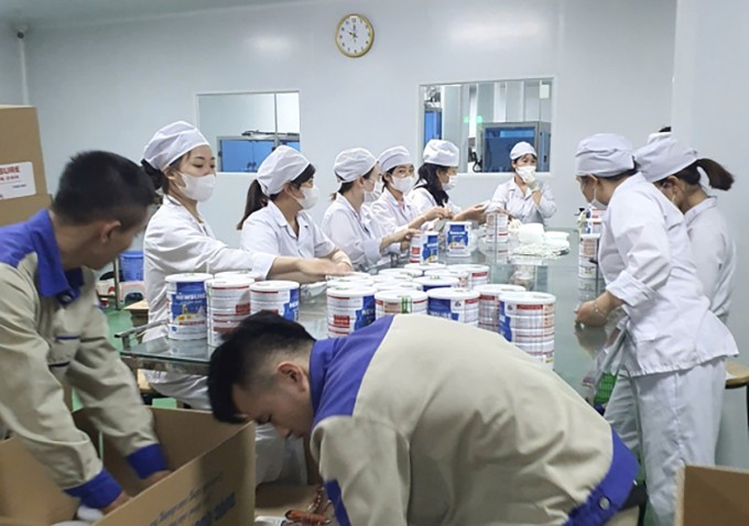tctdvn-duong-day-sua-bot-gia-quy-mo-cuc-khung-chi-chay-an-150000-usd-van-khong-thoat-1746173214.jpg