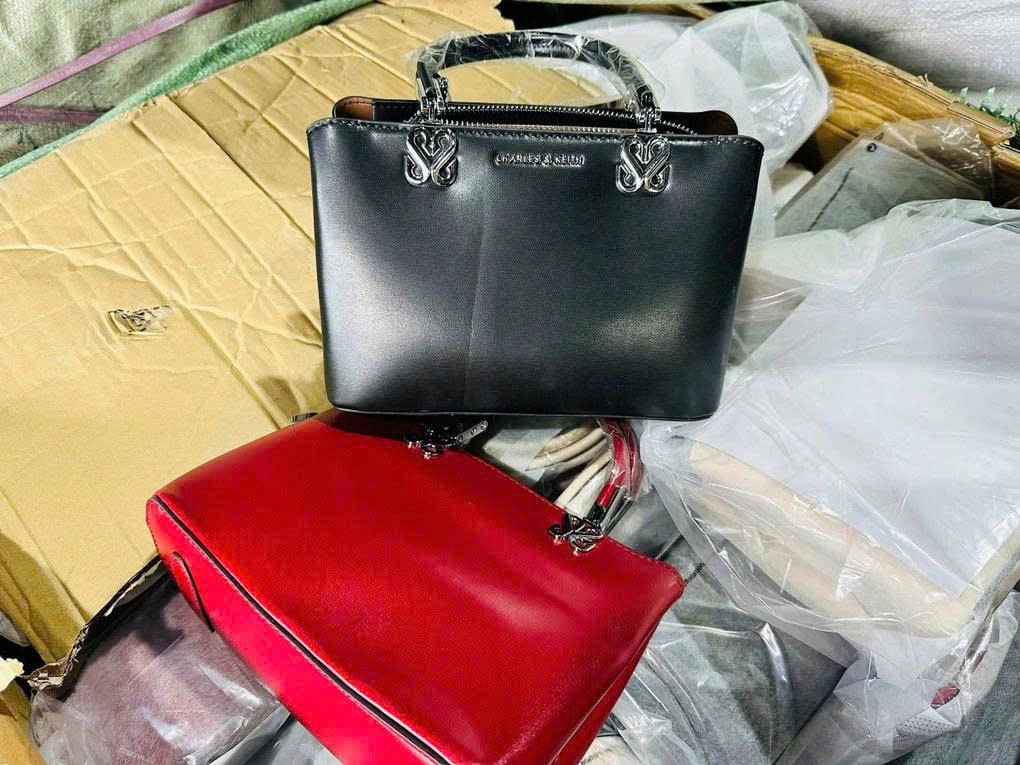 tctdvn-gan-15000-san-pham-nghi-gia-mao-louis-vuitton-hermes-loreal-bi-phat-hien-1778464226.jpg