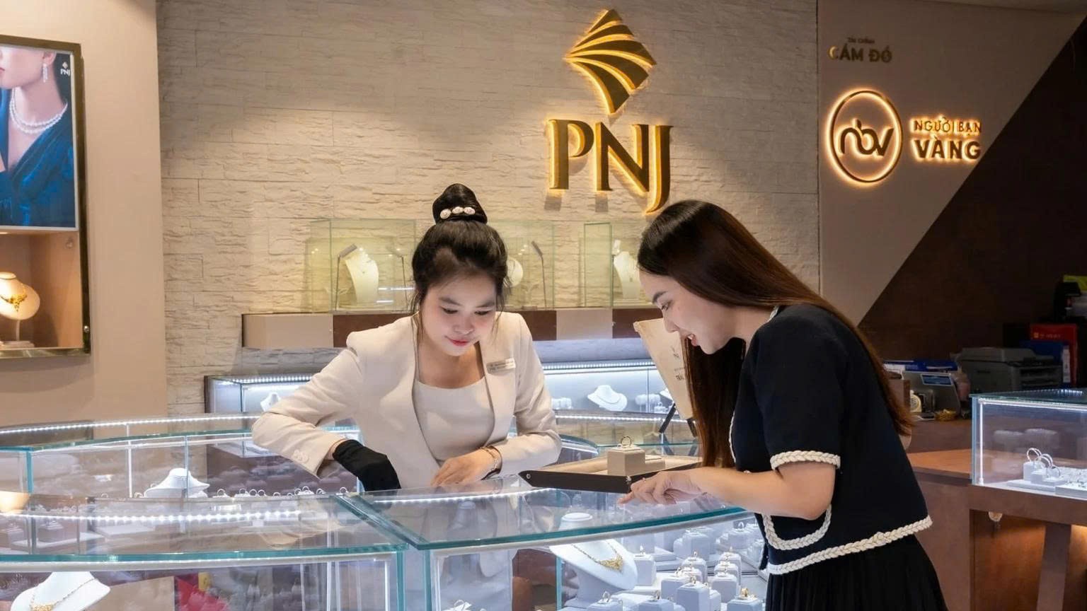 PNJ lọt “tầm ngắm” của nhóm nhà đầu tư lớn khi lợi nhuận tăng lên gần 2.830 tỷ đồng
