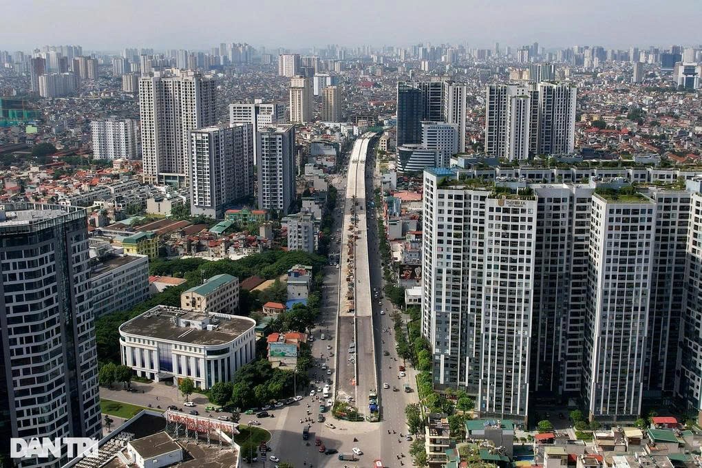 Giá nhà Hà Nội vượt 250 triệu/m², người mua “quay xe”: Tiền đang chảy về đâu?