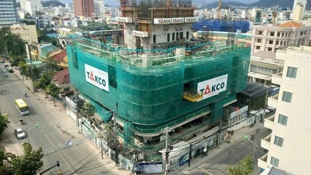 Địa ốc Tân Kỷ bị phạt vì "quên" không công bố loạt báo cáo tài chính nhiều năm, Chủ tịch HĐQT trước đó cũng dính loạt vi phạm giao dịch cổ phiếu