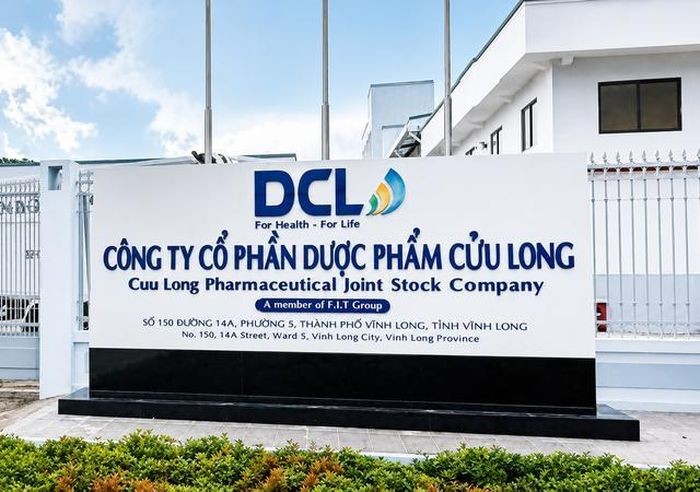 tctdvn-duoc-pham-cuu-long-tiep-tuc-bi-tuyt-coi-4-duoc-si-bi-phat-buoc-nop-lai-chung-chi-hanh-nghe-1785893430.jpeg