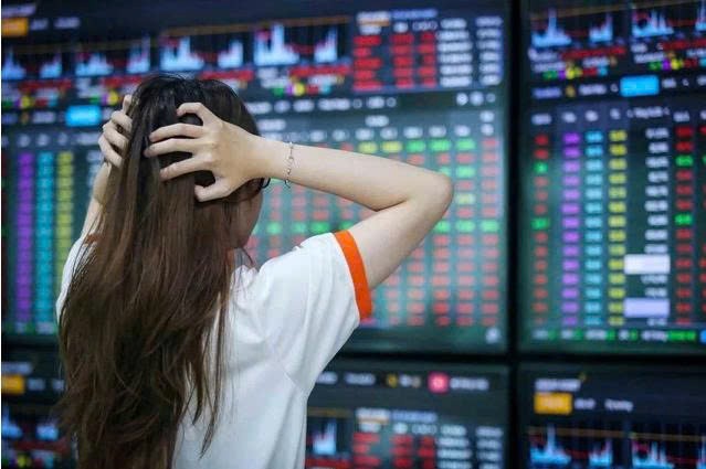 Loạt cổ phiếu “bay màu” khỏi UPCoM: HSI, NHP, PVA, NTB chính thức rời sàn