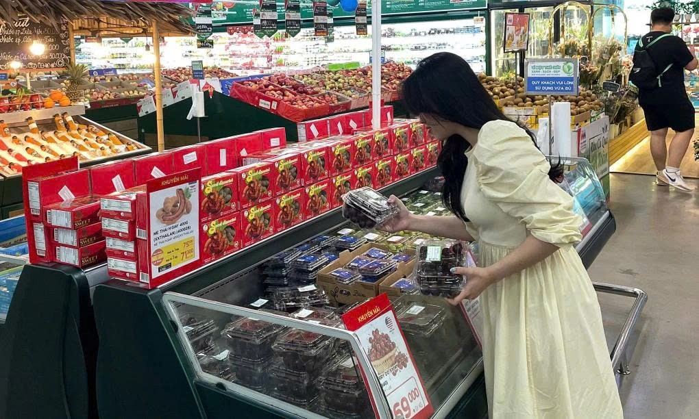 tctdvn-cherry-my-rot-gia-ky-luc-tran-ngap-sieu-thi-viet-1753019002.jpg