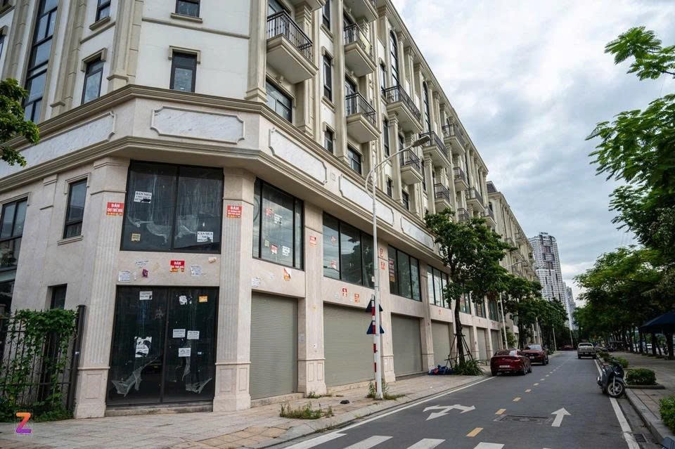 tctdvn-nghich-ly-shophouse-ha-noi-gia-trieu-do-van-bo-trong-la-liet-vi-sao-1754923761.jpg