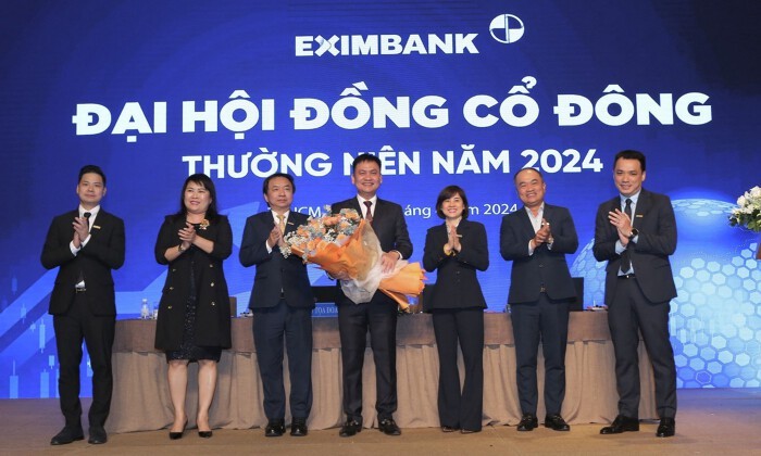 tctdvn-co-dong-lon-eximbank-de-xuat-mien-nhiem-loat-lanh-dao-chuyen-gi-dang-xay-ra-1732550677.jpg