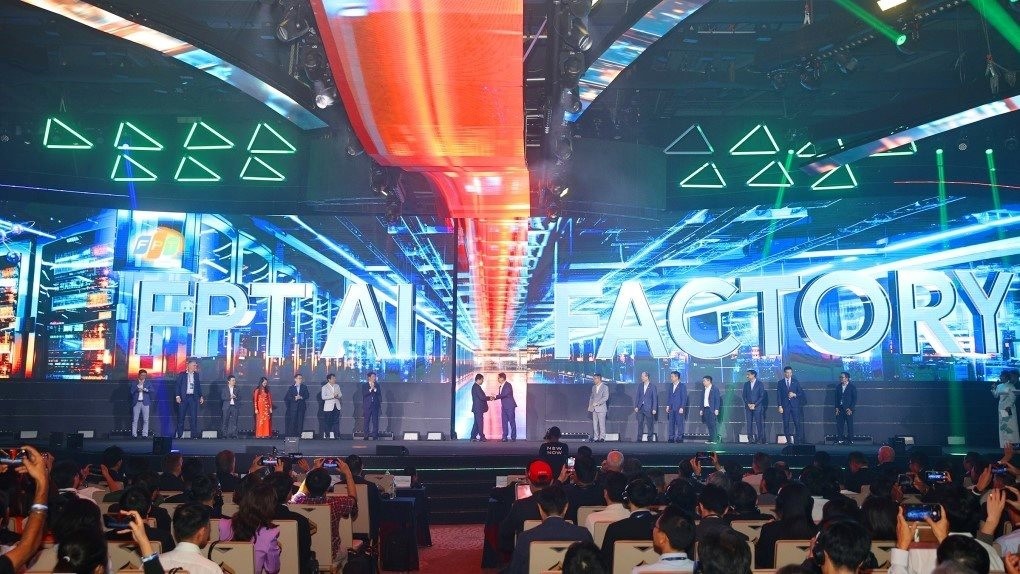 FPT: Rót 400 triệu USD xây AI Factory, 2 "siêu nhà máy" kín công suất, nhưng cổ phiếu lại chạm đáy 2 năm