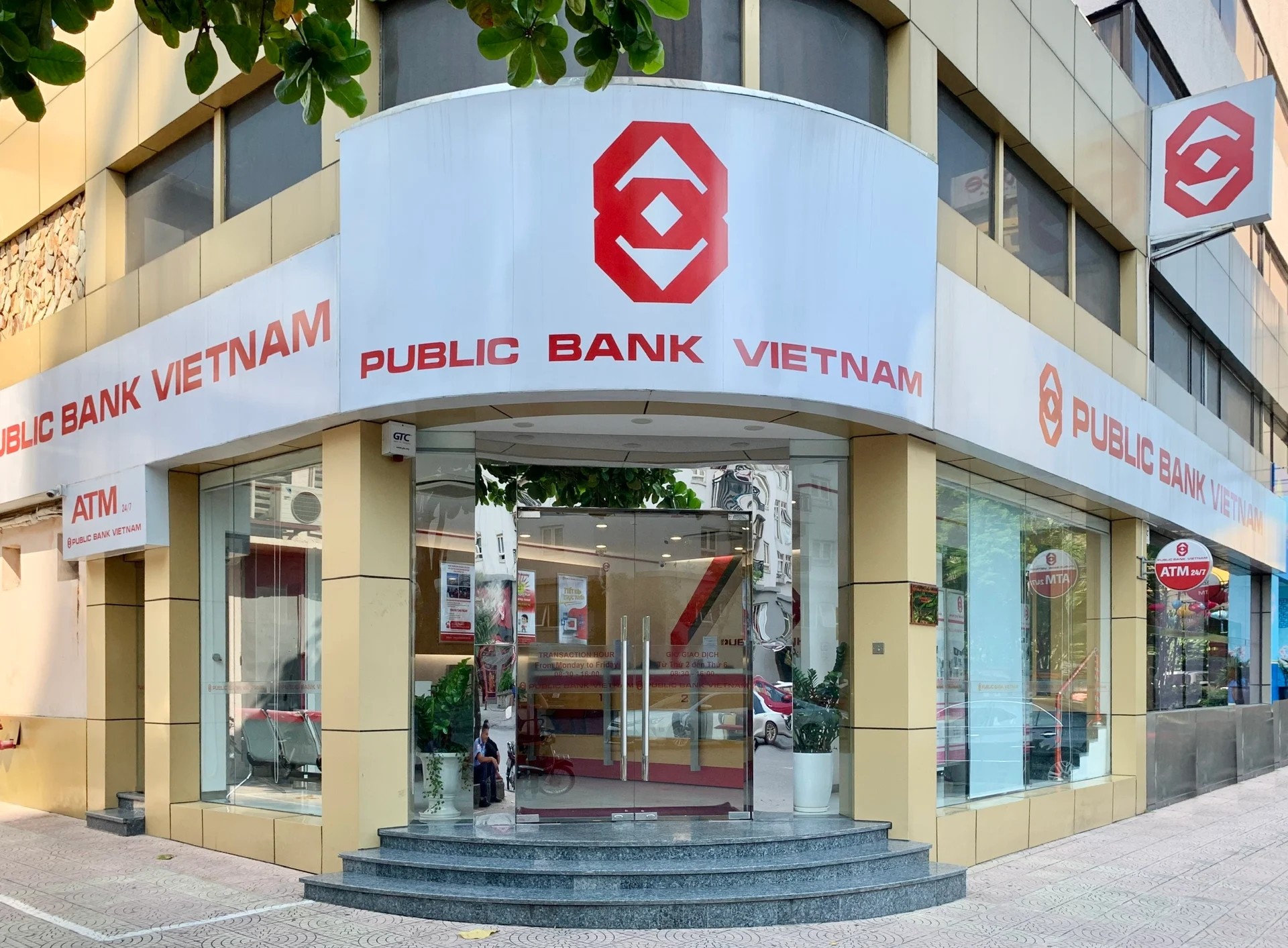 Thương vụ "ngập lỗ": Public Bank Việt Nam thâu tóm RHB Việt Nam!