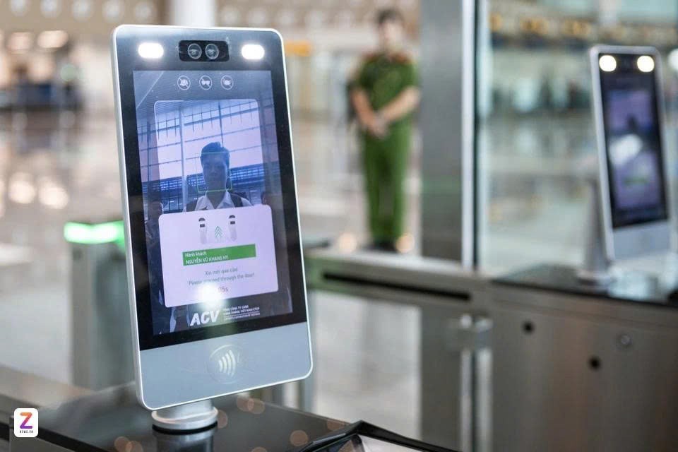 tctdvn-tu-112-hanh-khach-bay-khong-hanh-ly-buoc-lam-thu-tuc-bang-vneid-hoac-kiosk-1764569929.jpg
