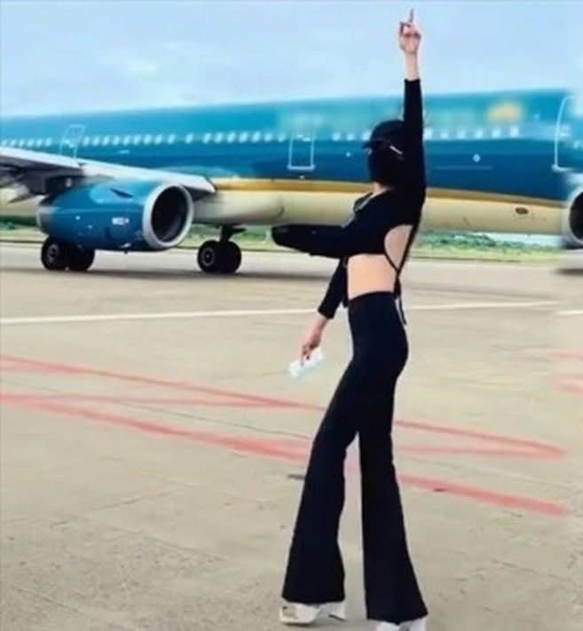 Cái giá của những trò "câu view" bất chấp an toàn hàng không