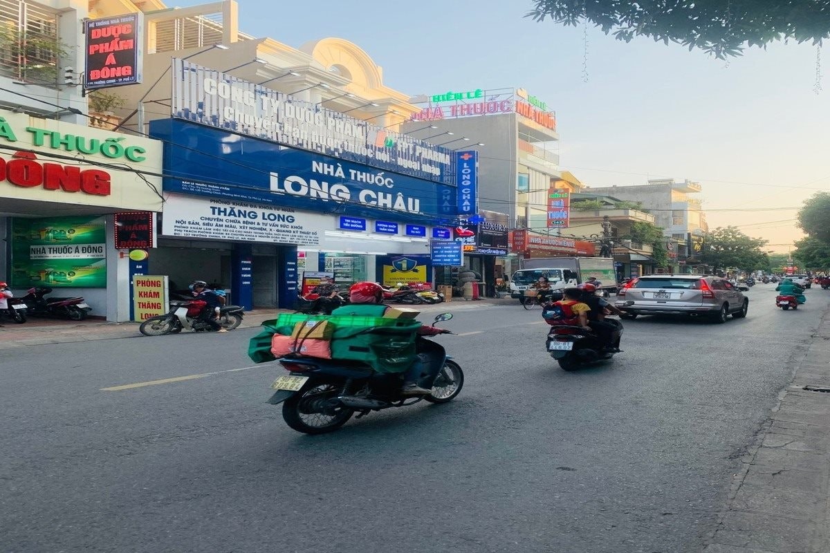 tctd-a-dong-li-lom-long-hien-ngoan-cuong-nhung-cai-ten-ban-dia-doi-dau-pharmacity-an-khang-long-chau-ai-se-thang-trong-cuoc-dua-ban-le-duoc-pham1-1733469784.jpg