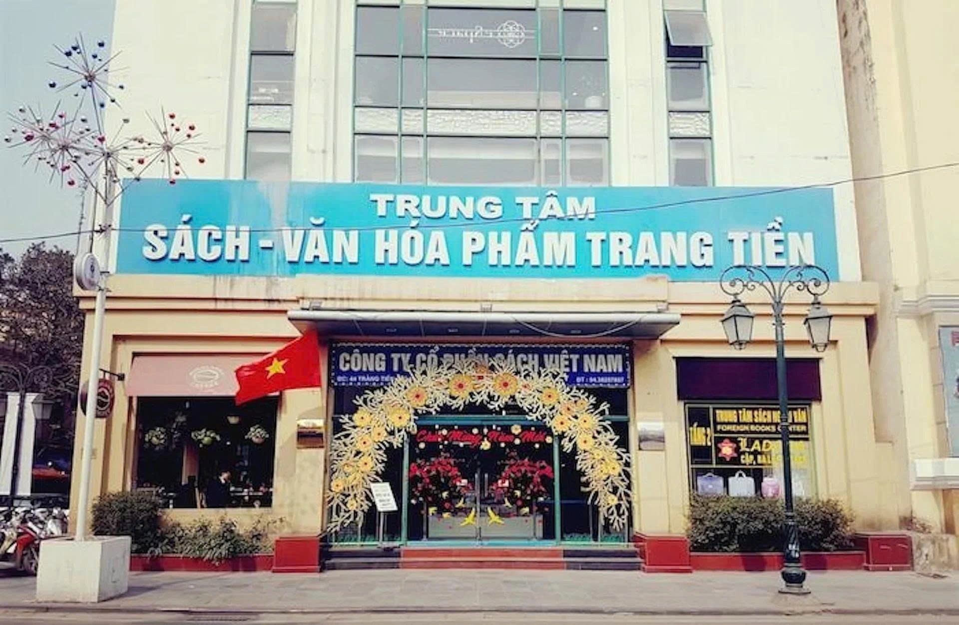 tctdvn-sach-viet-nam-doanh-thu-ban-hang-chi-hon-10-ty-nhung-lai-lon-tu-tai-chinh-nam-nhieu-khu-dat-tai-ha-noi-1792594127.jpg