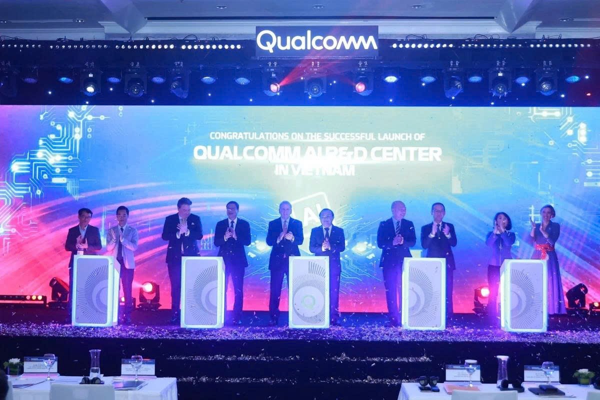 tctdvn-qualcomm-chon-viet-nam-lam-cu-diem-ai-lon-thu-3-toan-cau-1749645327.jpg