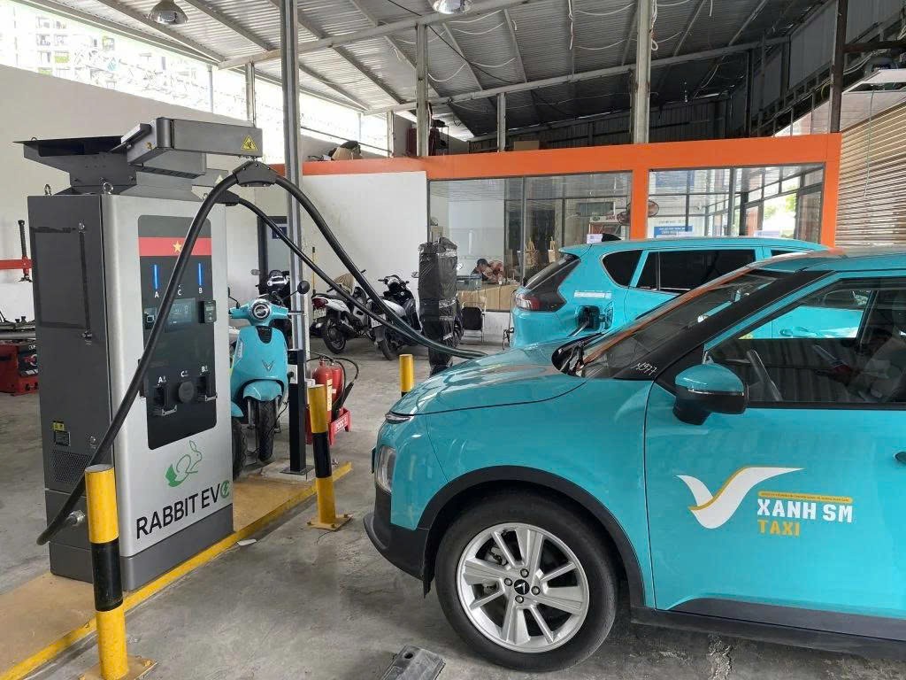 tctdvn-den-2030-toan-bo-taxi-tai-ha-noi-su-dung-xe-dien-nang-luong-xanh-1772251701.jpg
