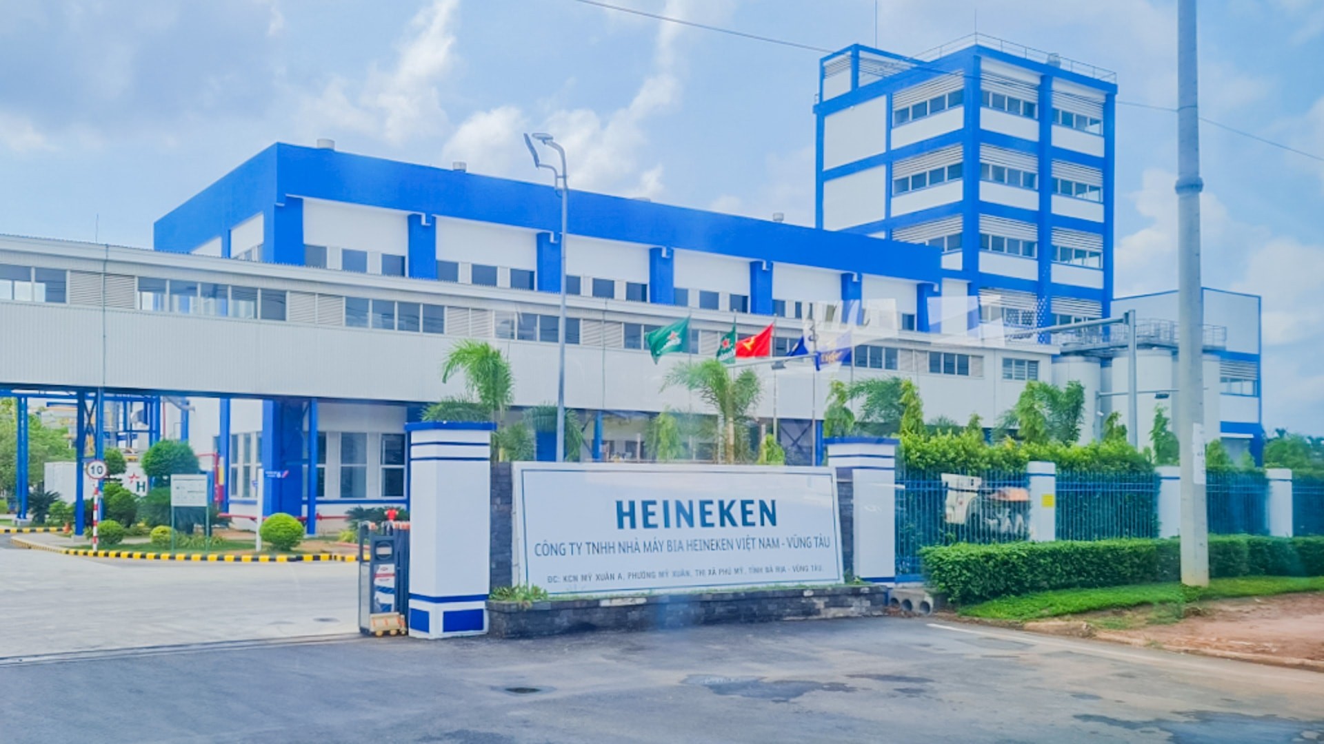 tctdvn-heineken-rut-khoi-singapore-sau-gan-100-nam-viet-nam-thanh-cu-diem-moi-1774492807.jpg