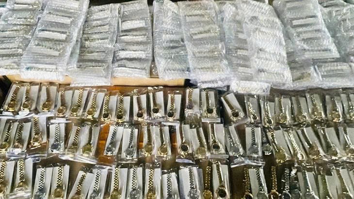 tctdvn-bat-lo-rolex-pha-ke-tri-gia-45-ty-gia-tinh-vi-nhap-tu-trung-quoc-1750396587.jpg