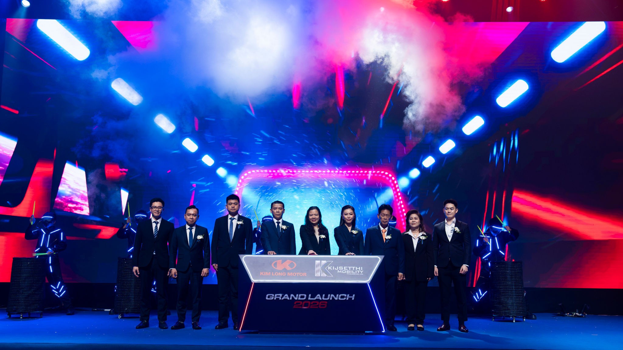 tctdvn-khong-chi-ban-xe-trong-nuoc-kim-long-motor-chinh-thuc-dua-xe-buyt-viet-vao-thi-truong-thai-lan-cong-bo-ty-le-noi-dia-hoa-toi-90-1789567996.jpg