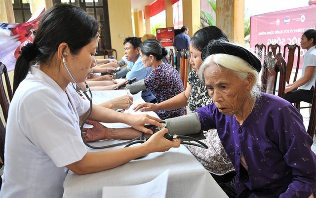 tctd-tphcm-tinh-ho-tro-mua-100-bhyt-cho-nguoi-gia-tu-60-75-tuoi-khong-luong-huu-hon-285-trieu-nguoi-sap-duoc-huong-loi-1753688006.jpg