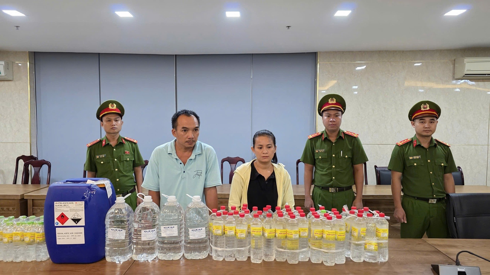 tctd-giat-minh-o-da-nang-pha-axit-cong-nghiep-thanh-giam-an-1757918166.jpg