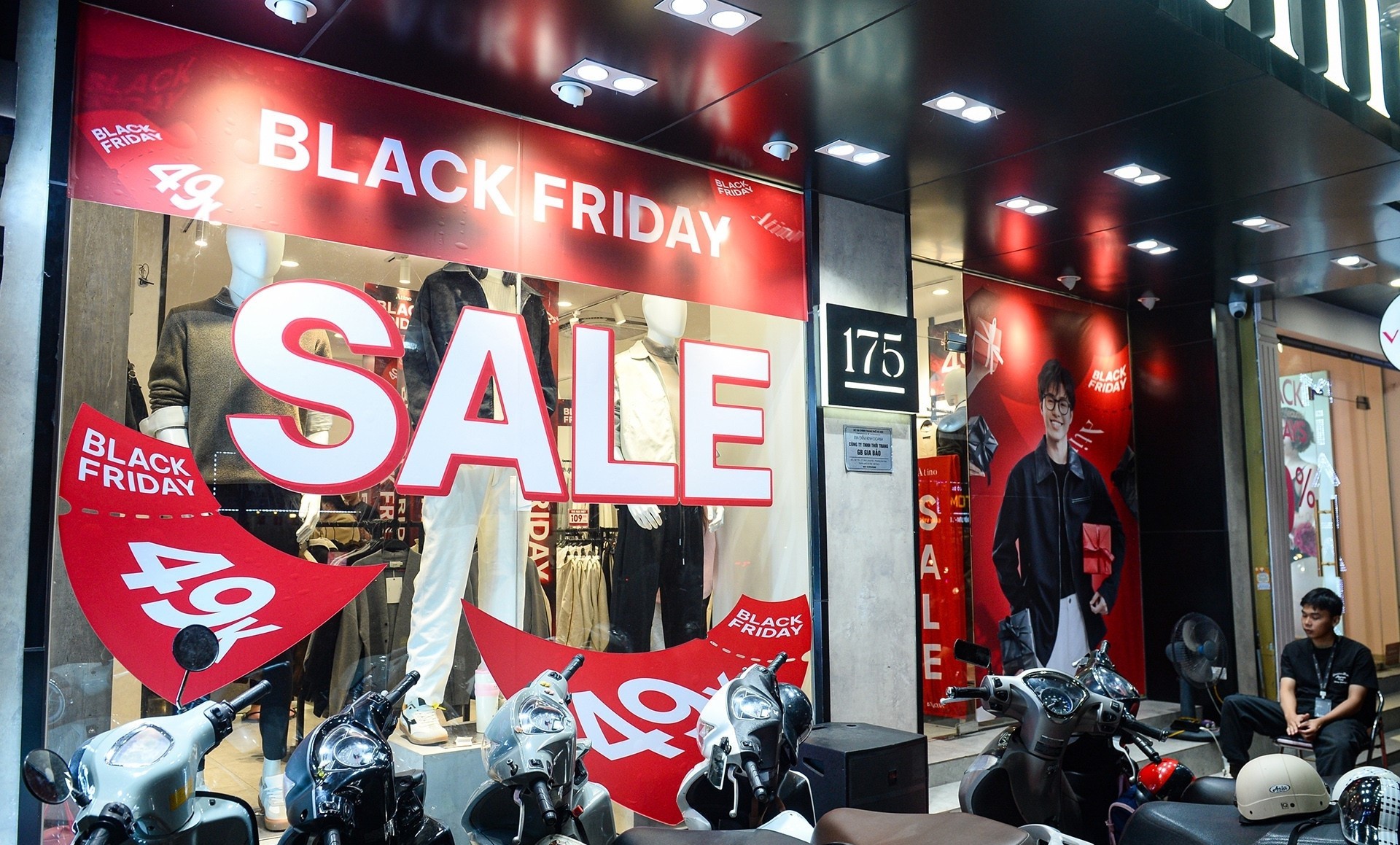 tctd-khuyen-mai-ao-tran-lan-vi-sao-black-friday-mat-chat-1764575822.jpg
