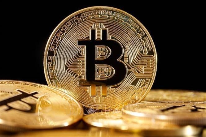 tctdvn-bitcoin-vuot-73000-usd-hon-1-ty-usd-do-vao-etf-chi-trong-3-phien-1787283271.jpg