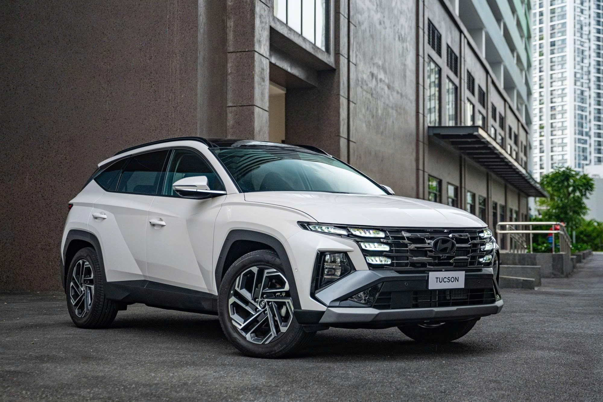 tctdvn-hyundai-manh-tay-giam-gia-toi-hon-200-trieu-dong-nhung-van-e-trong-thang-4-doanh-so-dong-loat-lao-doc-chi-mot-mau-xe-tang-truong-1778574534.jpg