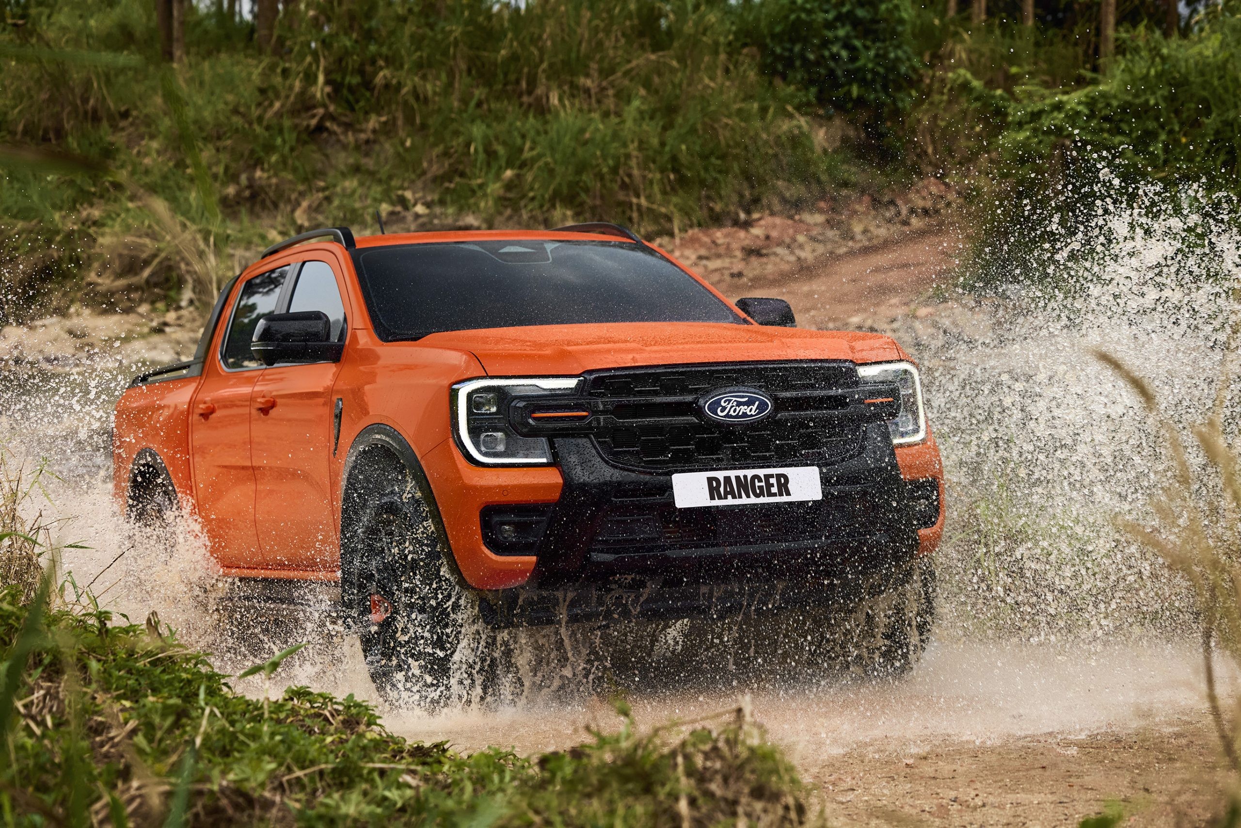 tctdvn-1514-ford-ranger-tai-viet-nam-bi-trieu-hoi-1789006646.jpg