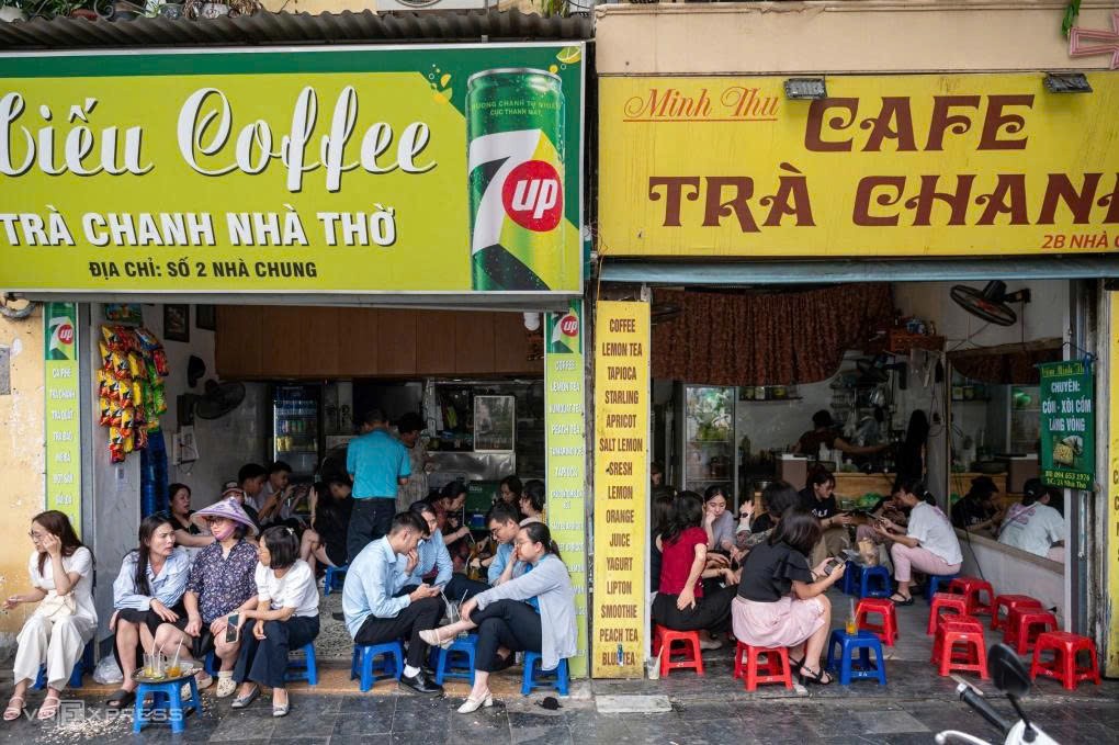 tctdvn-tieu-thuong-ha-noi-noi-gi-ve-de-xuat-thu-phi-kinh-doanh-via-he-1779092692.jpg