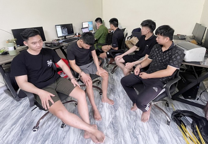 tctdvn-duong-day-mua-ban-300000-the-tin-dung-thu-loi-hon-3-ty-dong-1754625512.jpg