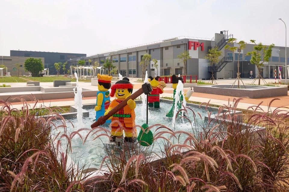 tctdvn-lego-dat-cuoc-vao-viet-nam-buoc-di-chien-luoc-giua-lan-song-trung-luu-bung-no-chau-a-1756880976.jpg