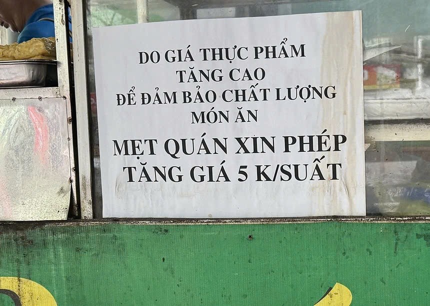 tctdvn-bun-pho-ha-noi-dong-loat-tang-gia-an-sang-gio-cung-phai-can-do-dong-dem-1747021533.jpg