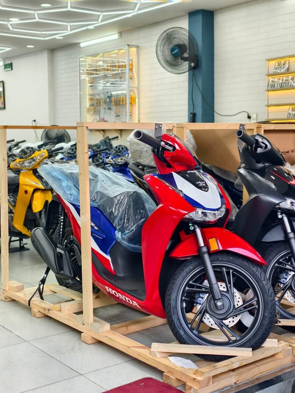 Hàng hiếm Honda SH150i HRC 2026 về Việt Nam, giá khoảng 250 triệu đồng
