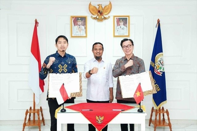 tctdv-tu-vinfast-den-vinenergo-vingroup-phu-song-indonesia-voi-xe-dien-va-nang-luong-tai-tao-1758297147.jpg