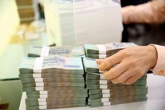 tctdvn-mot-ong-lon-ngan-hang-da-bom-hon-2-trieu-ty-dong-ra-thi-truong-siet-manh-von-vao-bat-dong-san-1778124264.jpg
