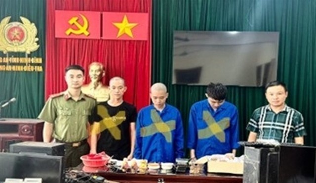 tctdvn-dap-da-tim-ngoc-qua-livestream-chieu-lua-hang-chuc-ty-dong-vua-bi-cong-an-tom-gon-1759670919.png