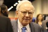 Warren Buffett lên tiếng về thị trường: Rủi ro ngân hàng chưa biến mất, thị trường chưa đủ “đáng sợ”