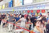 Giá vé máy bay bất ngờ hạ nhiệt giữa cao điểm hè, khách du lịch "dễ thở" hơn