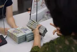 Gửi tiết kiệm ngân hàng: Đừng chỉ quan tâm lãi suất, nhớ 7 điều này để bảo vệ tiền của mình!