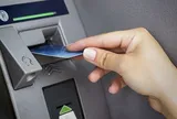 Đừng vội rút tiền từ thẻ tín dụng nếu chưa biết những khoản phí này