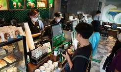 Đồ uống “sức khỏe” bùng nổ toàn cầu: Trà thảo mộc, nước khoáng chiếm sóng